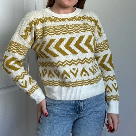 COPY - Textured Pattern Crew Neck Pullover Sweater - Picture 3 of 9
